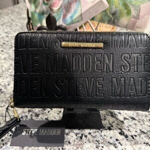 Steve Madden Embossed Black Wallet